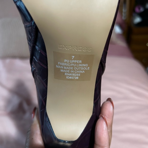 EXPRESS Snakeskin Deep Plum Knee Boots Never Worn - Picture 2 of 5